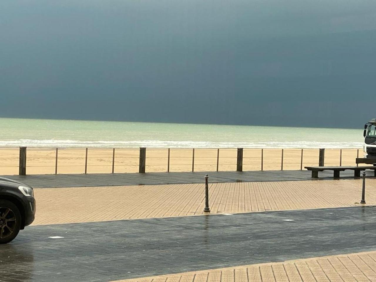 Spacious Apartment With Sea View Oostende Eksteriør billede